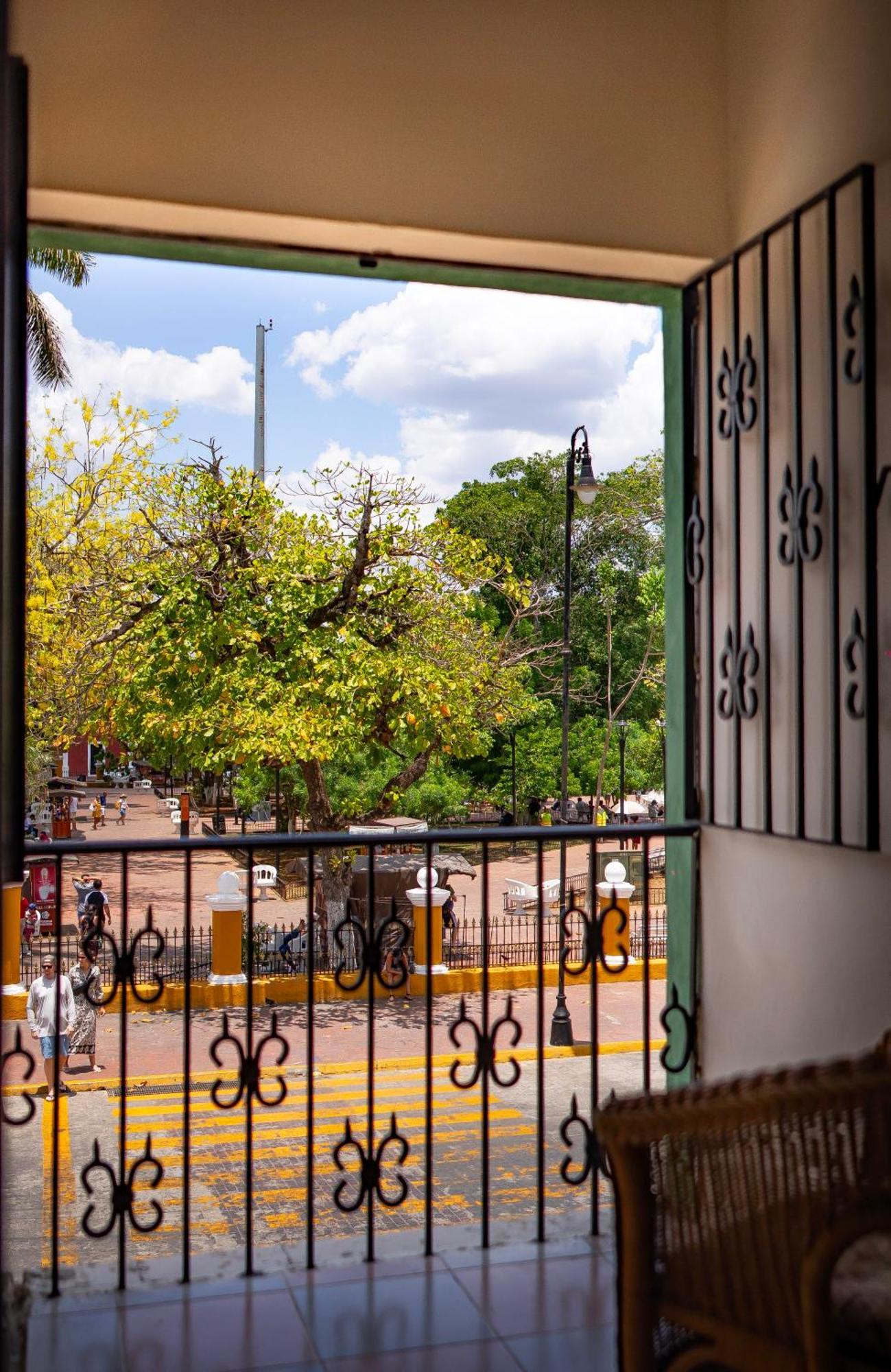 Hotel Maria De La Luz Valladolid  Exterior foto