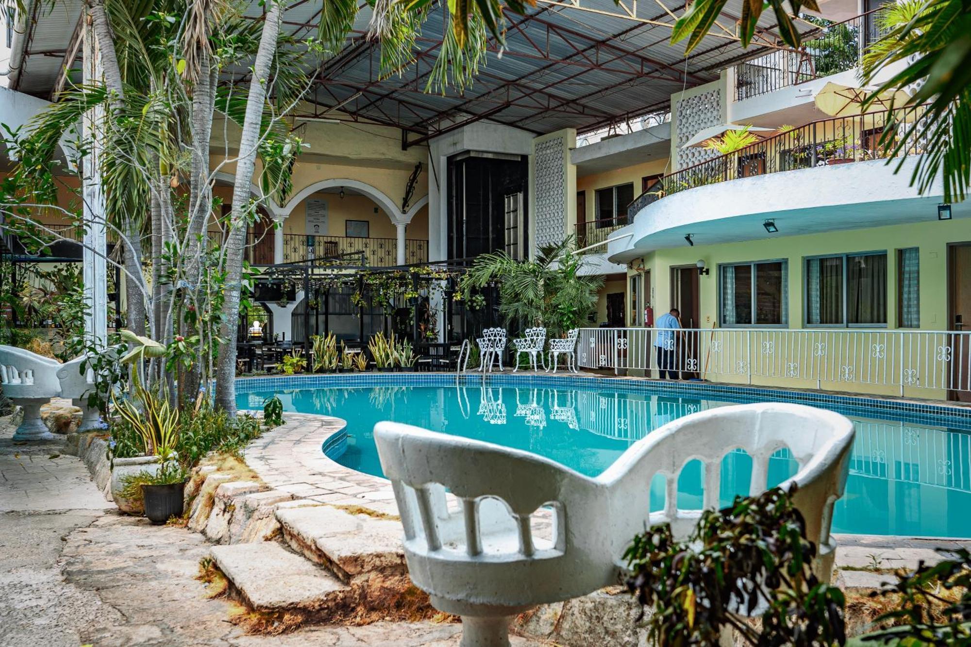 Hotel Maria De La Luz Valladolid  Exterior foto