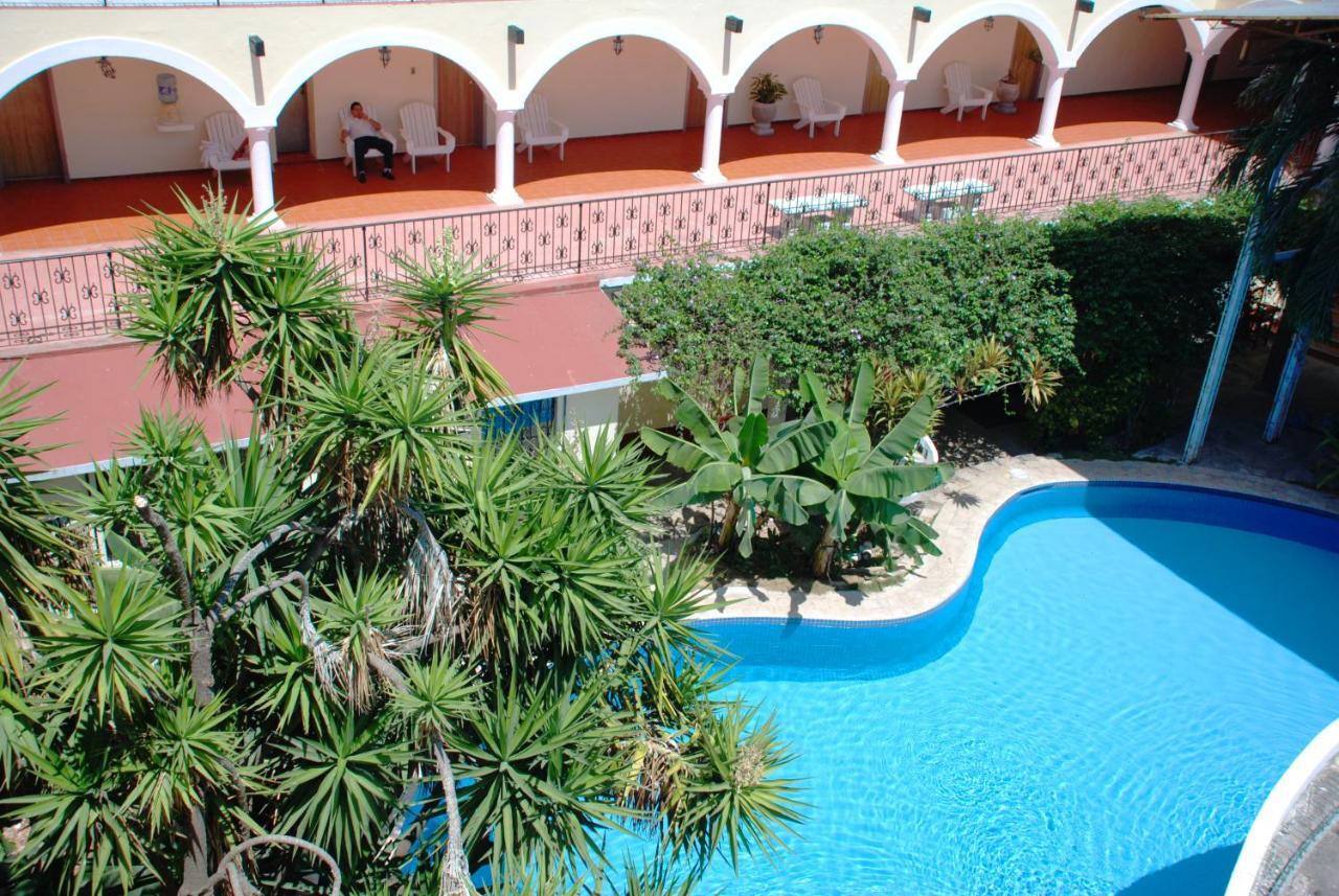 Hotel Maria De La Luz Valladolid  Exterior foto